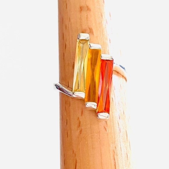 Marsala 925 Sterling Ring CZs 7 3/4 size 5.39g - Picture 4 of 10